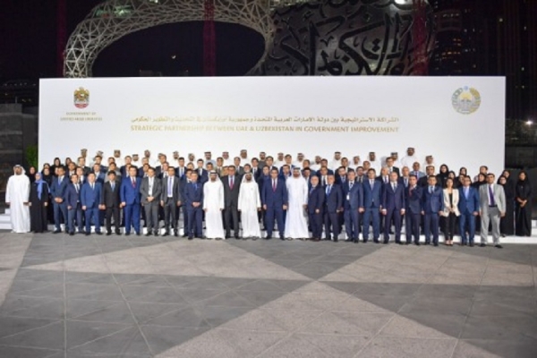 UAE 부통령 겸 총리이자 두바이 통치자 셰이크 모하메드 빈 라시드와 우즈벡 대표단